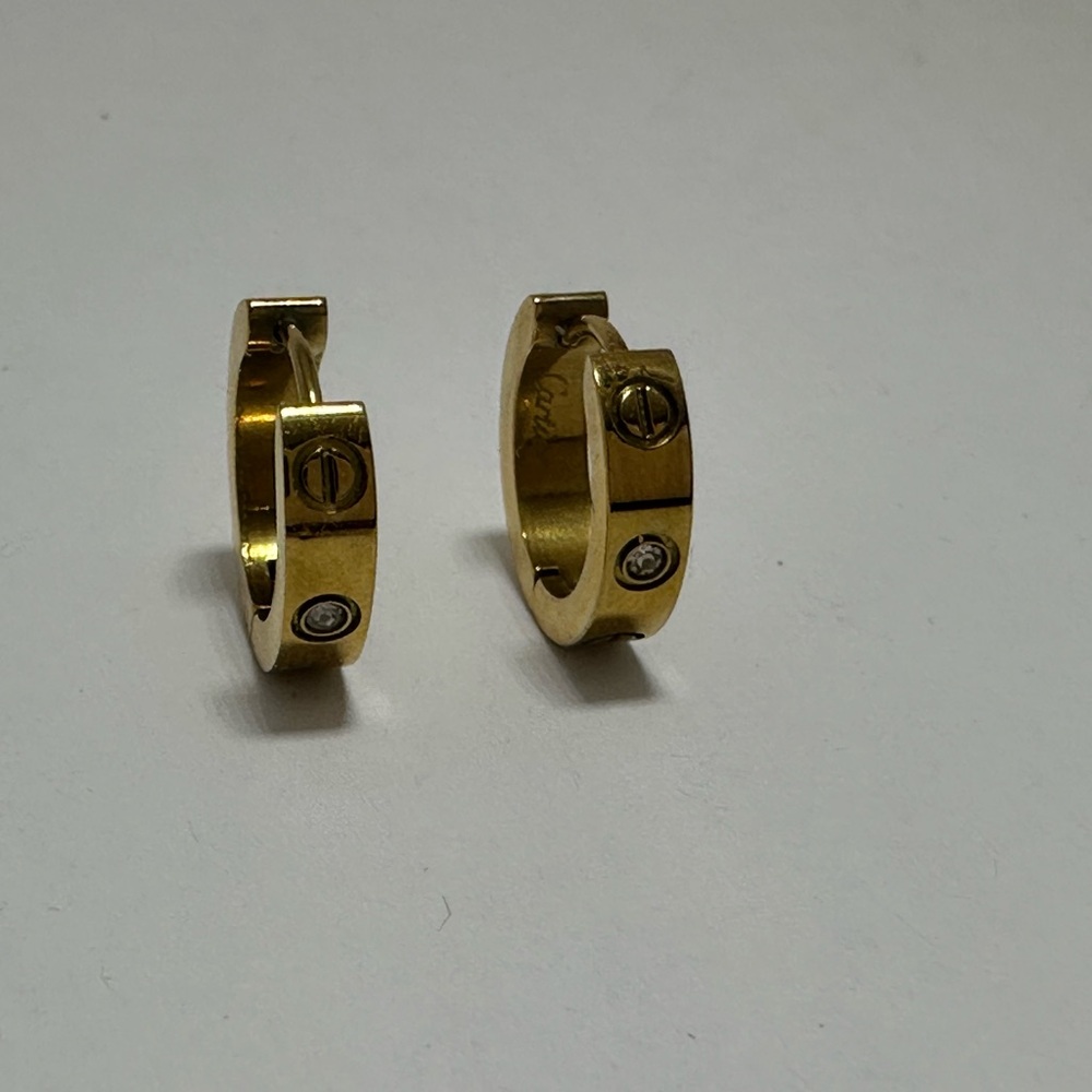 Elegant Gold Hoop Earrings